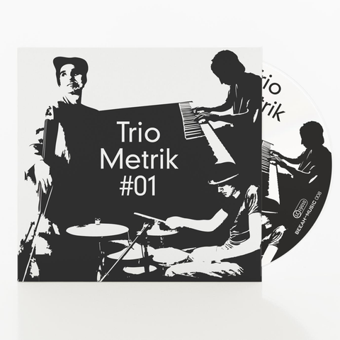 Product image of the Trio Metrik CD in a cardboard packaging. The black and white print shows the three musicians with their instruments, interwoven with each other.