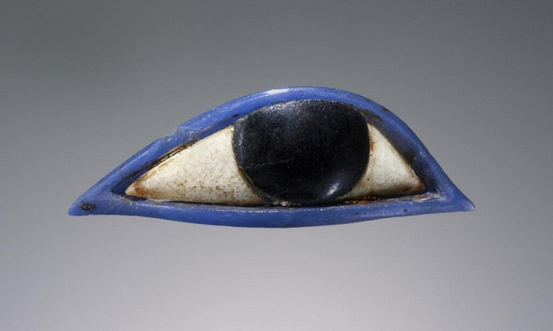 Œil réalisé pour une statue égyptienne, vers 1200 av. J.-C. Verre et gypse