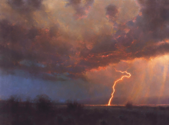 éclair dans un ciel d’orage avant que le tonnerre ne gronde
