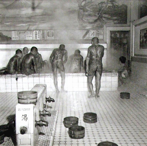 Yakuzas dans le petit bain