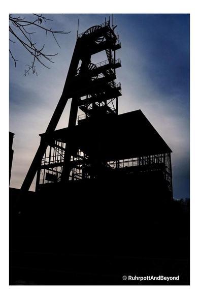 Silhouette eines Förderturmes